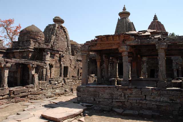 Gadarmal Digamber Jain Mandir and Choubeesee Digamber Jain Van Mandir, Badoh, Madhya Pradesh